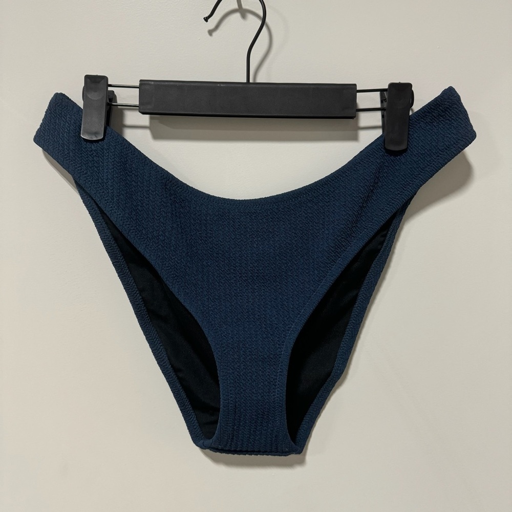J.Crew - NWT - Curved-waist cheeky bikini bottom - Size L